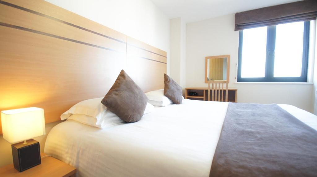 ครอมป์ตัน เฮ้าส์ อพาร์ทเมนท์ Apartment Edgware ภายนอก รูปภาพ