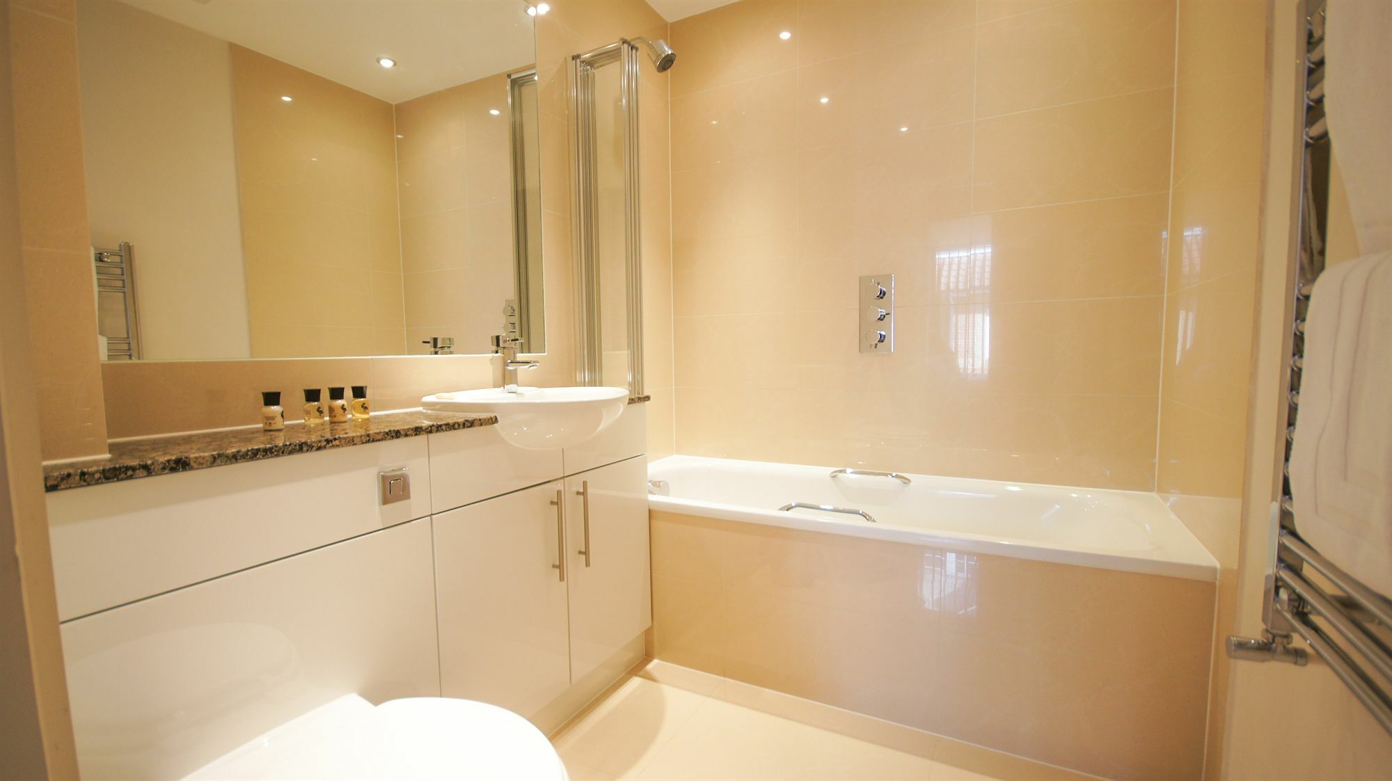 ครอมป์ตัน เฮ้าส์ อพาร์ทเมนท์ Apartment Edgware ภายนอก รูปภาพ