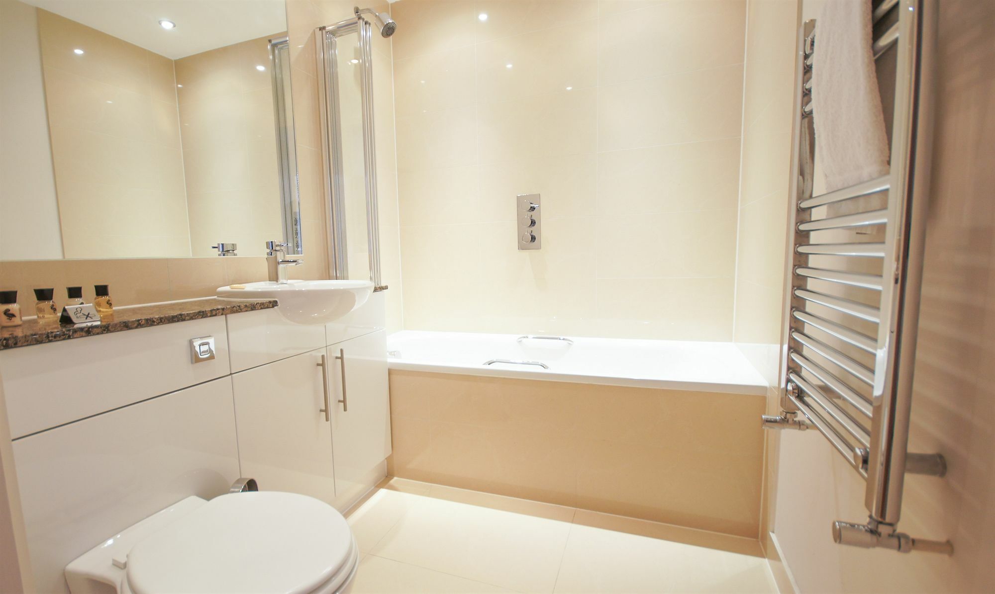 ครอมป์ตัน เฮ้าส์ อพาร์ทเมนท์ Apartment Edgware ภายนอก รูปภาพ